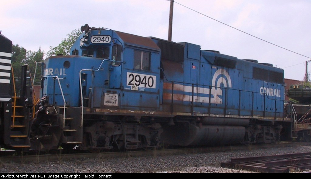 NS 2940 is headed westbound out of town